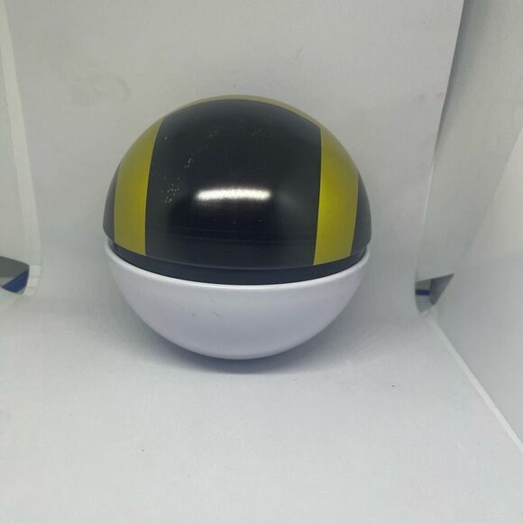 Pokemon Pokeball Ultra Ball D21 (EMPTY NO PACKS)  Prop Display Cosplay Ultraball - Picture 2 of 4
